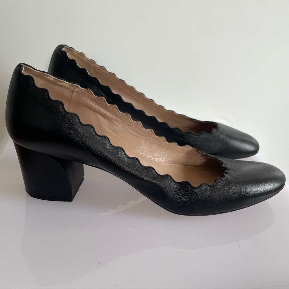 Chloe Lauren Scalloped Edge Black Leather High Heels Pumps